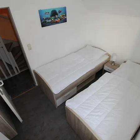 Shania هارليسييل